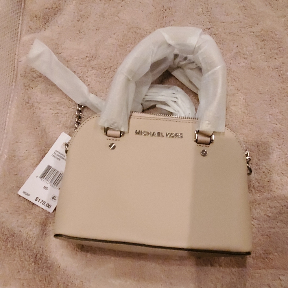 Micheal Kors CrossBody Pocketbook